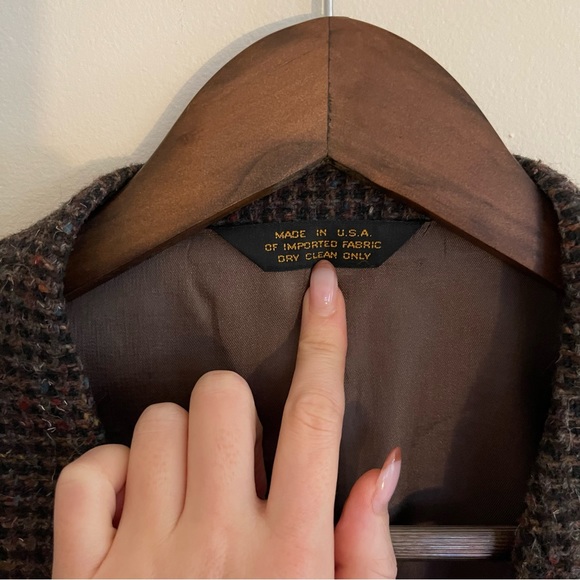 Boston Athletic Club by Gil Trueddson Sport Coat - Picture 3 of 15